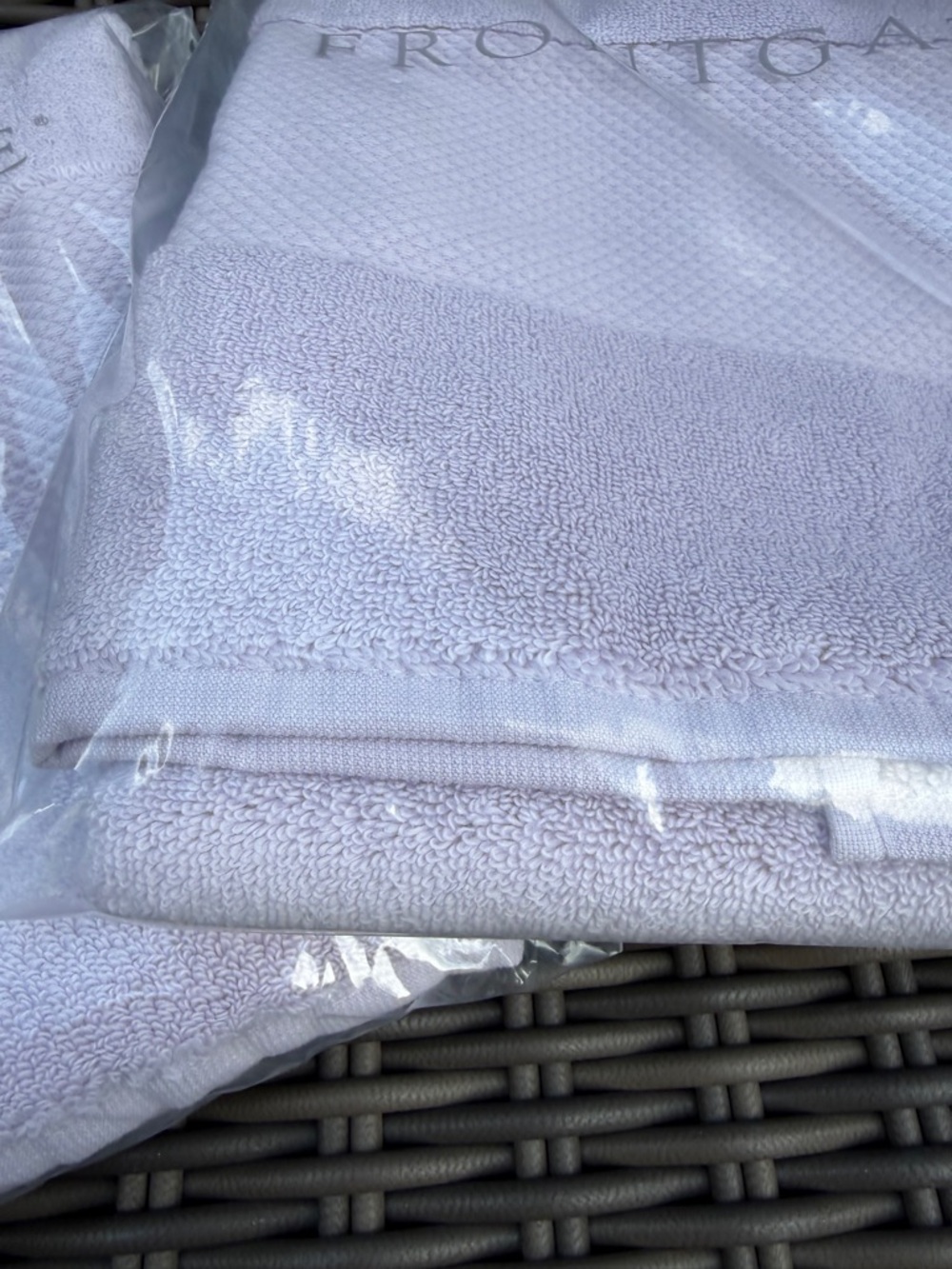 Frontgate Resort Bath Towel Set - NWT - Picture 6 of 16